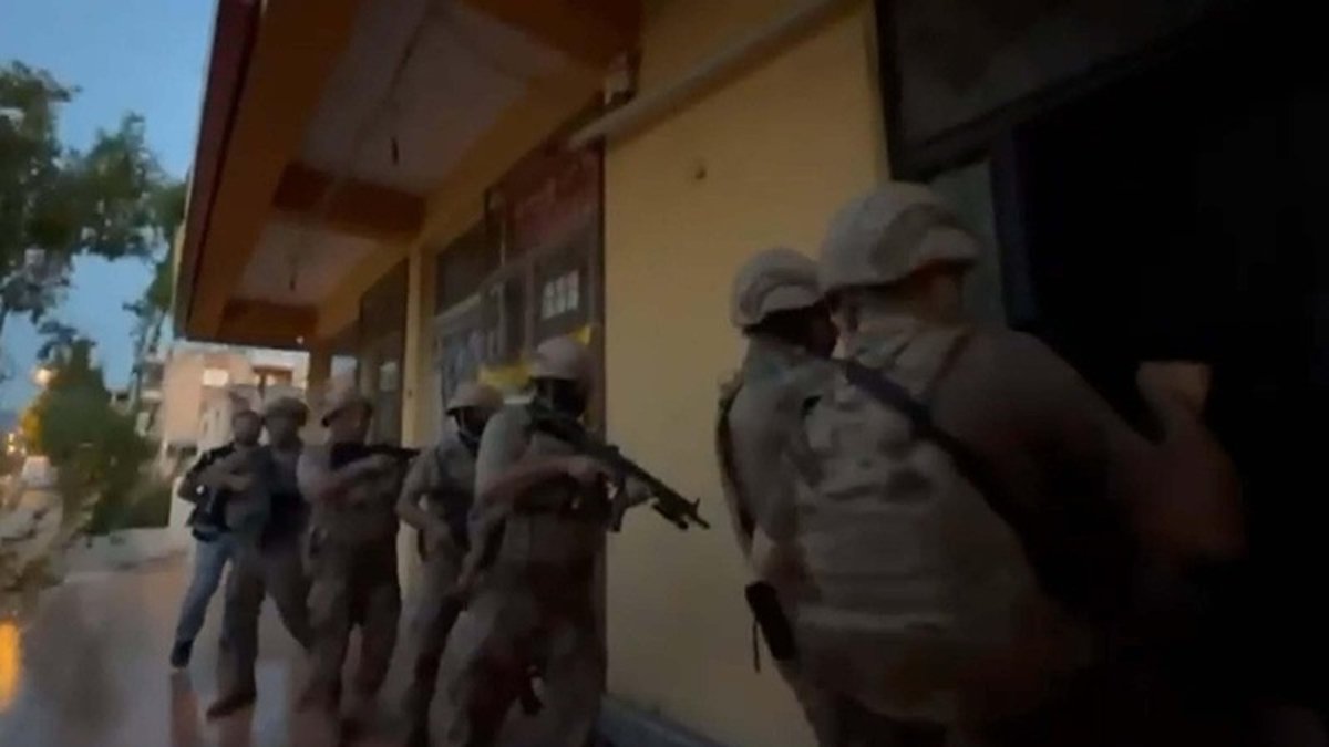 İzmir merkezli operasyonda FETÖ'nün gizli planı çöktü! Gezi maskesi takıp oraya gitmişler