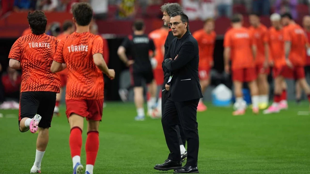 Montella, Avustralya yenilgisinin nedenini açıkladı! "Maç ritmi olmayınca tam performans veremezsiniz"