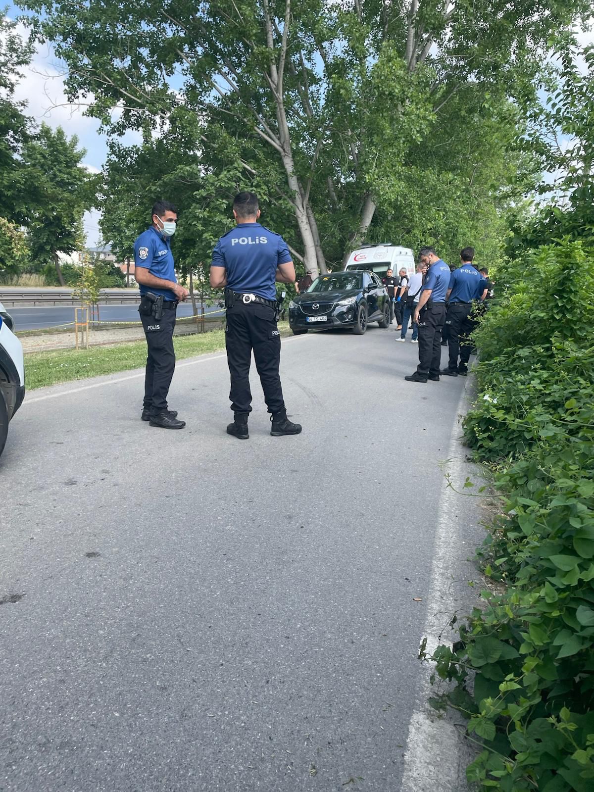 Camları kırık otomobilin arka koltuğunda ölü bulundu