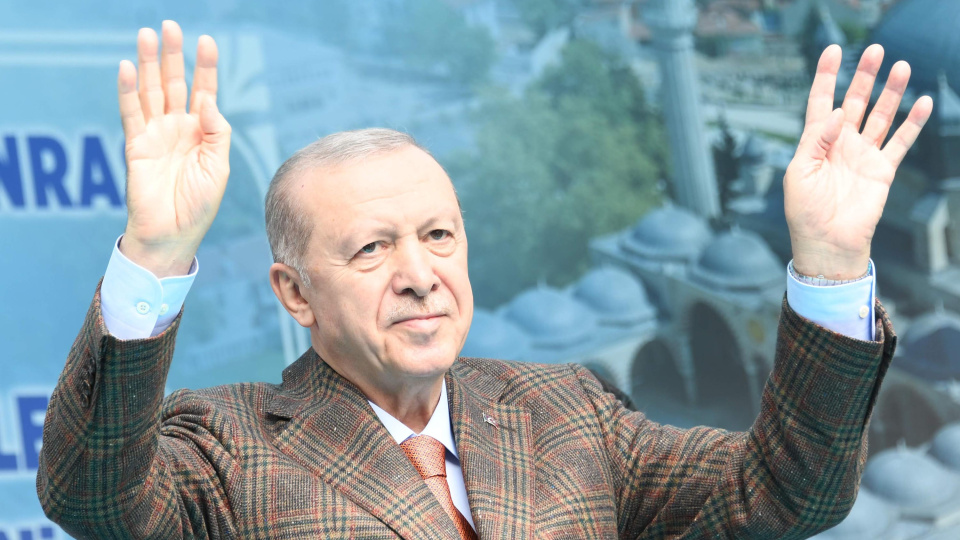 Cumhurbaşkanı Erdoğan: Yarın LGS sınavına girecek genç kardeşlerime kalpten başarılar diliyorum