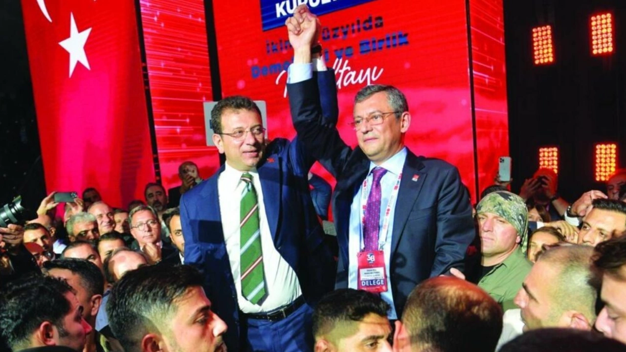 Özgür Özel'den yeni parti açıklaması: İmamoğlu ile görüş ayrılığımız yok