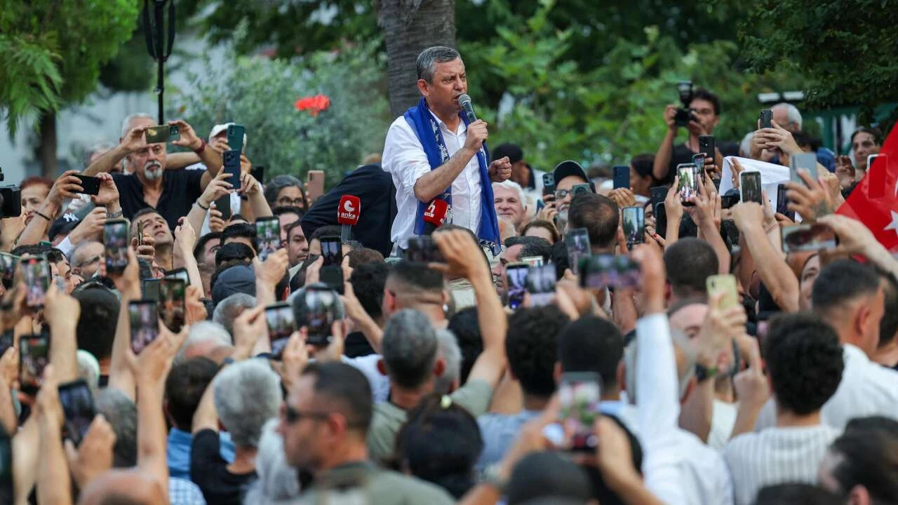 Özgür Özel’in kuracağı partiye adını kim verdi?