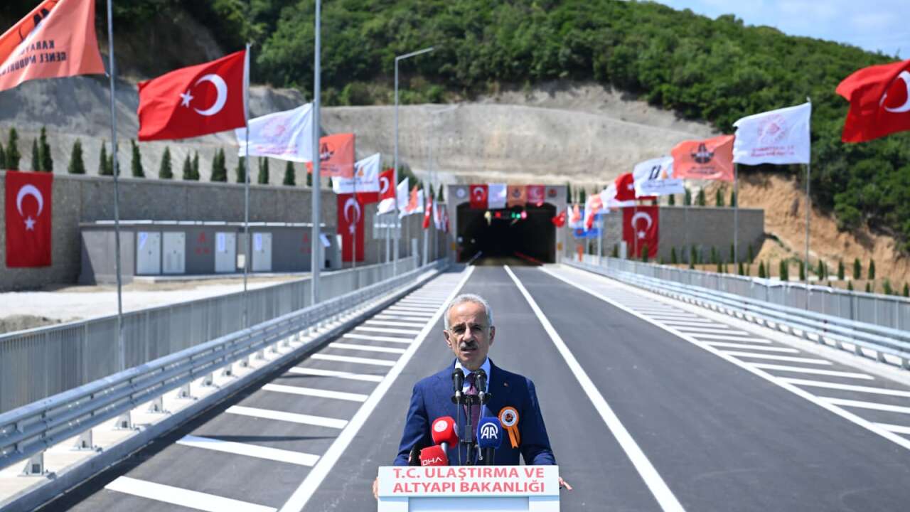 Bakan Uraloğlu duyurdu: Bir saatlik yol yarım saate düştü: Yalova-Armutlu Yolu hizmete açıldı