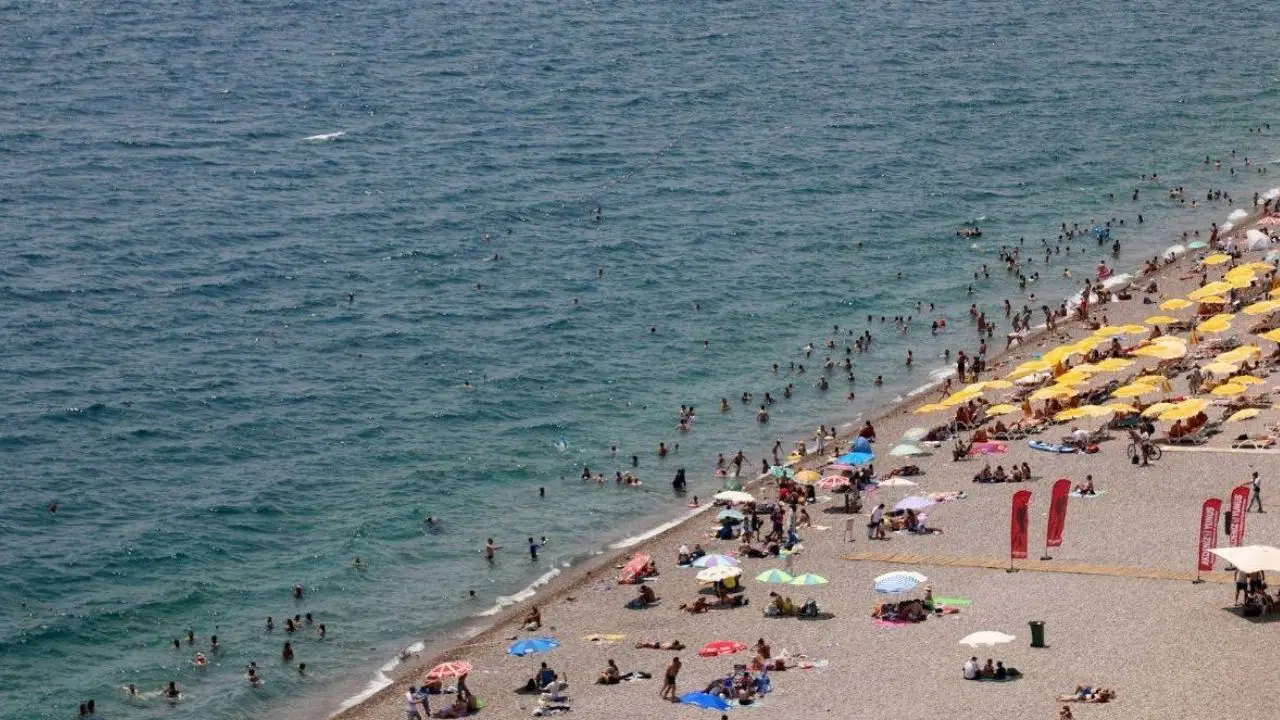 21 Temmuz deniz suyu sıcaklıkları: Antalya, İzmir, Muğla, İstanbul kaç derece?