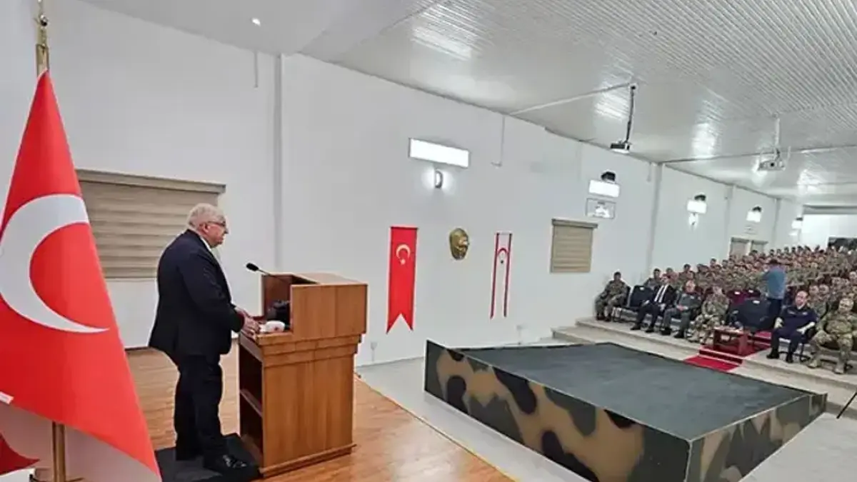 Bakan Güler'den KKTC 14. Zırhlı Tugay Komutanlığına ziyaret