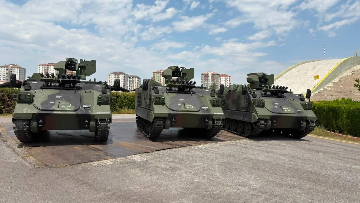 Türkiye’nin ilk elektrikli zırhlı aracı E-ZPT, Kara Kuvvetleri Komutanlığı’na teslim edilmeye başlandı