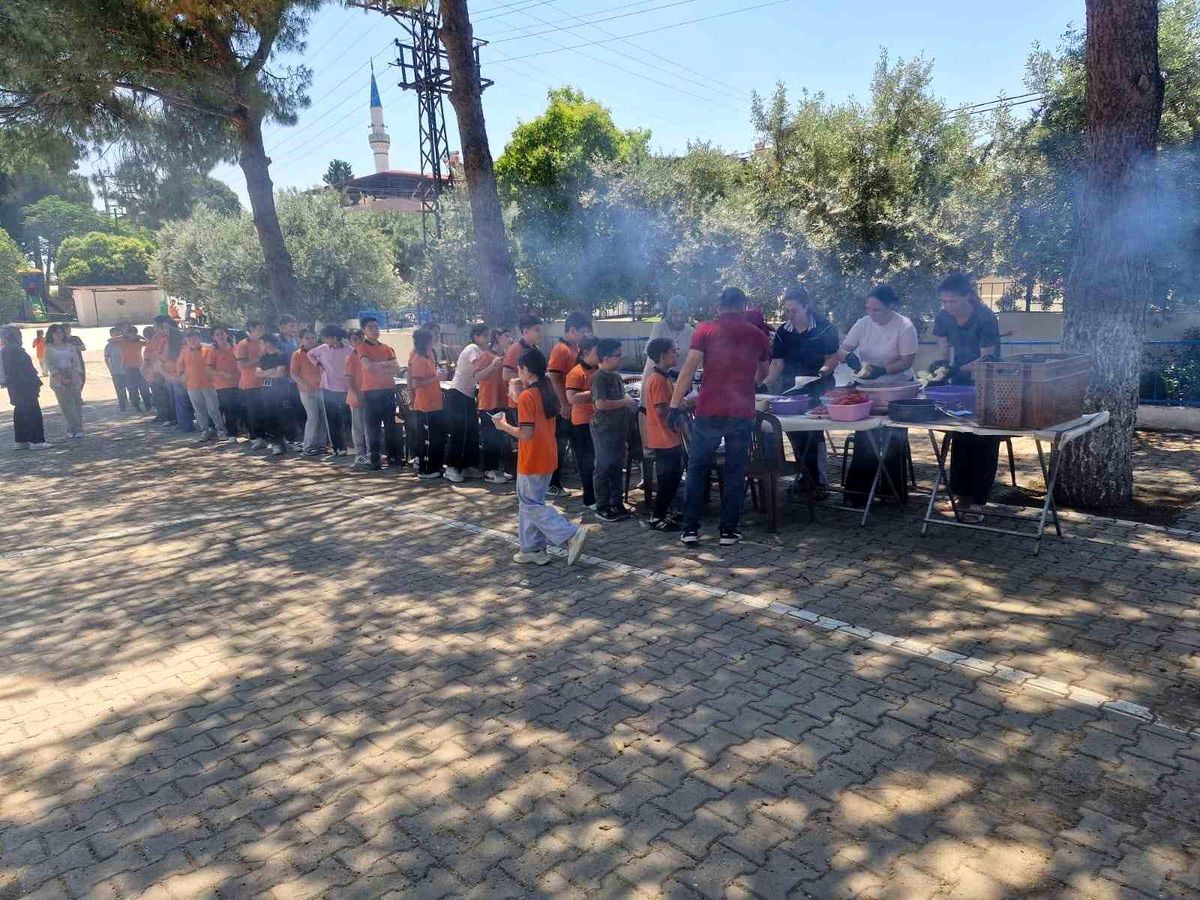 Bayramın bereketi okul bahçesine taşındı