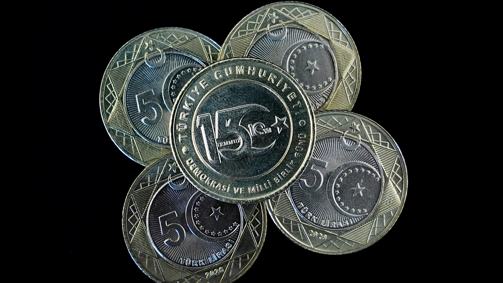 15 Temmuz'un 10. yılına özel 5 lira basıldı