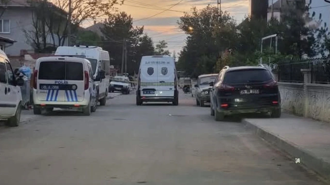 Komşuların park kavgası kanlı bitti: 1’i ağır 2 yaralı
