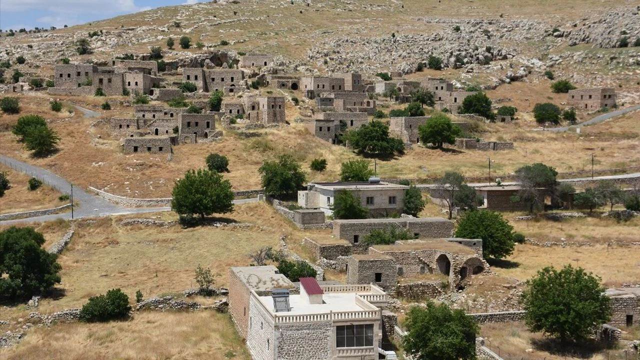 Şırnak'ın İdil ilçesindeki tarihi Mağara köyü altyapı yatırımlarıyla modern yüze kavuştu
