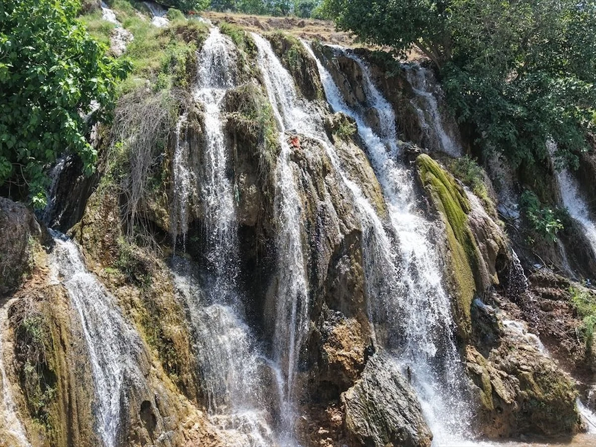 Gaziantep'te kuruyan Sakçagözü Şelalesi yağışlar sonrası canlandı