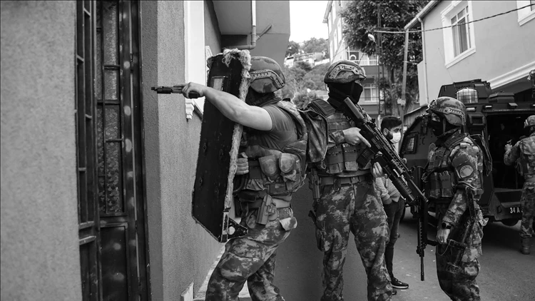 İçişleri Bakanlığı açıkladı! 34 ilde 32 ayrı suç örgütüne operasyon