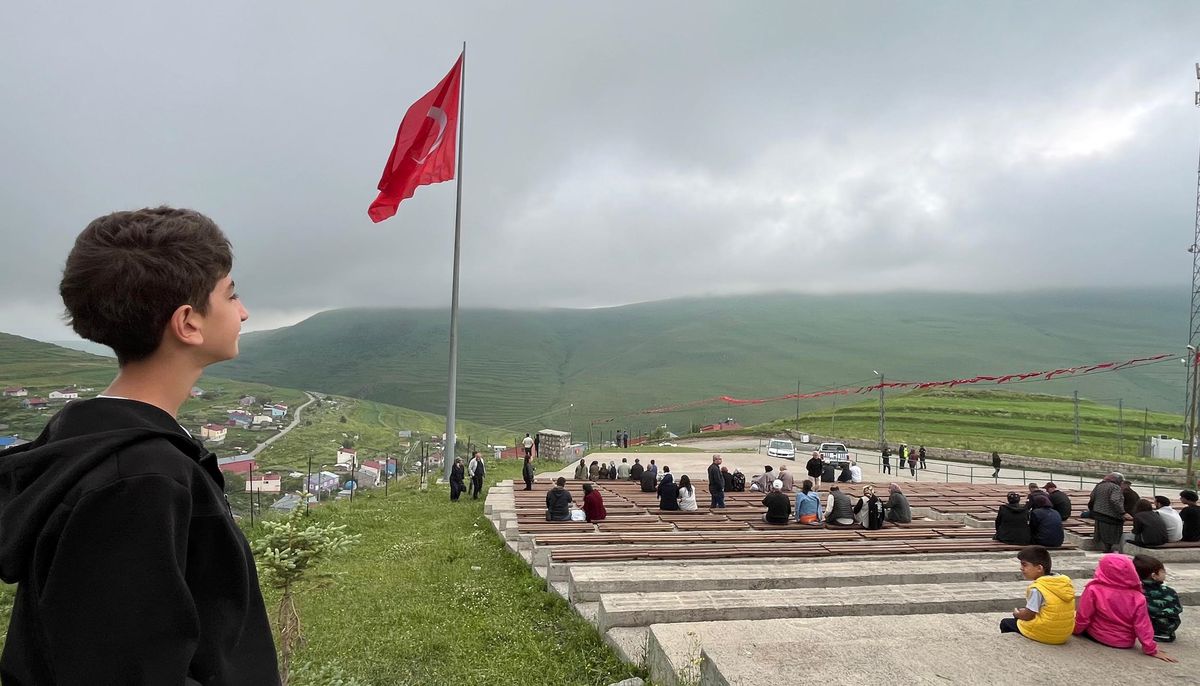 Bulut ve sis, Damal'daki Atatürk silüetini gizledi