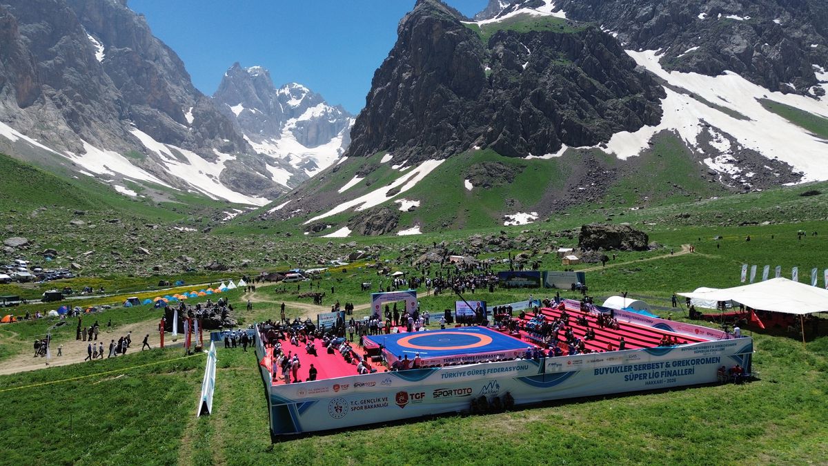 Cilo Dağı'nda 3 bin rakımda güreş finalleri
