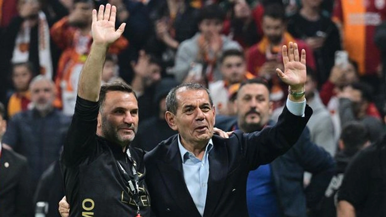 Galatasaray'da Okan Buruk hiçbir şekilde kalmasını istemedi: Bileti kesildi