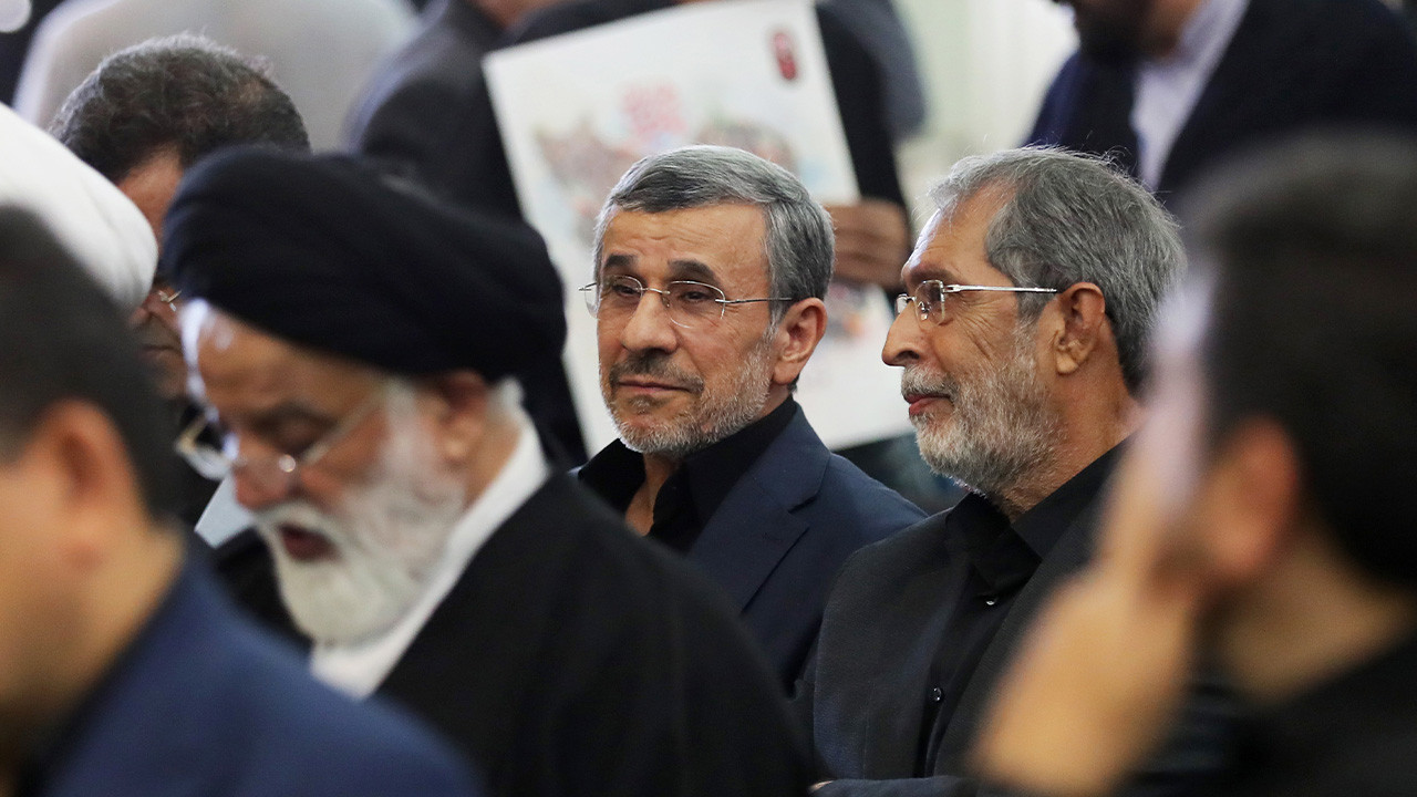 ABD-İsrail'in yalanları sonrası eski Cumhurbaşkanı Ahmedinejad ilk kez görüldü
