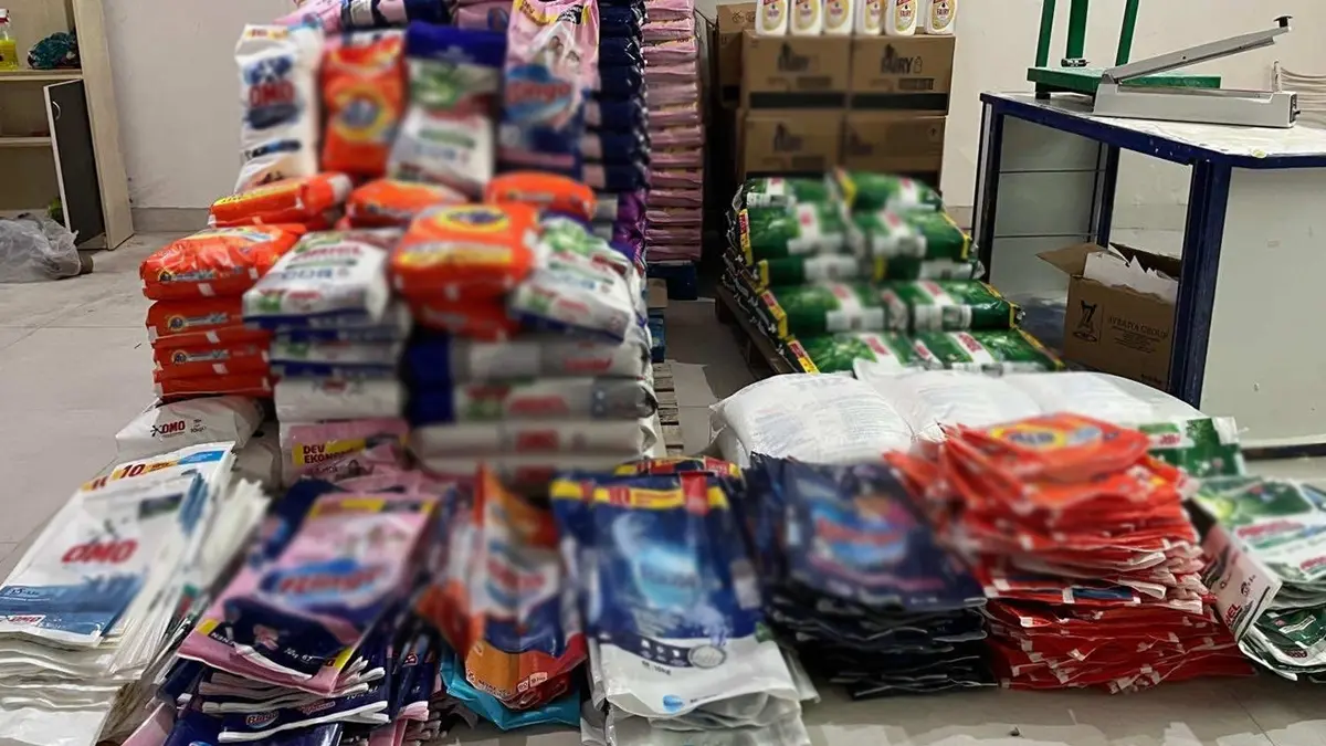 Jandarma'nın takibinden kaçamadılar! 3 ton sahte deterjan ele geçirildi