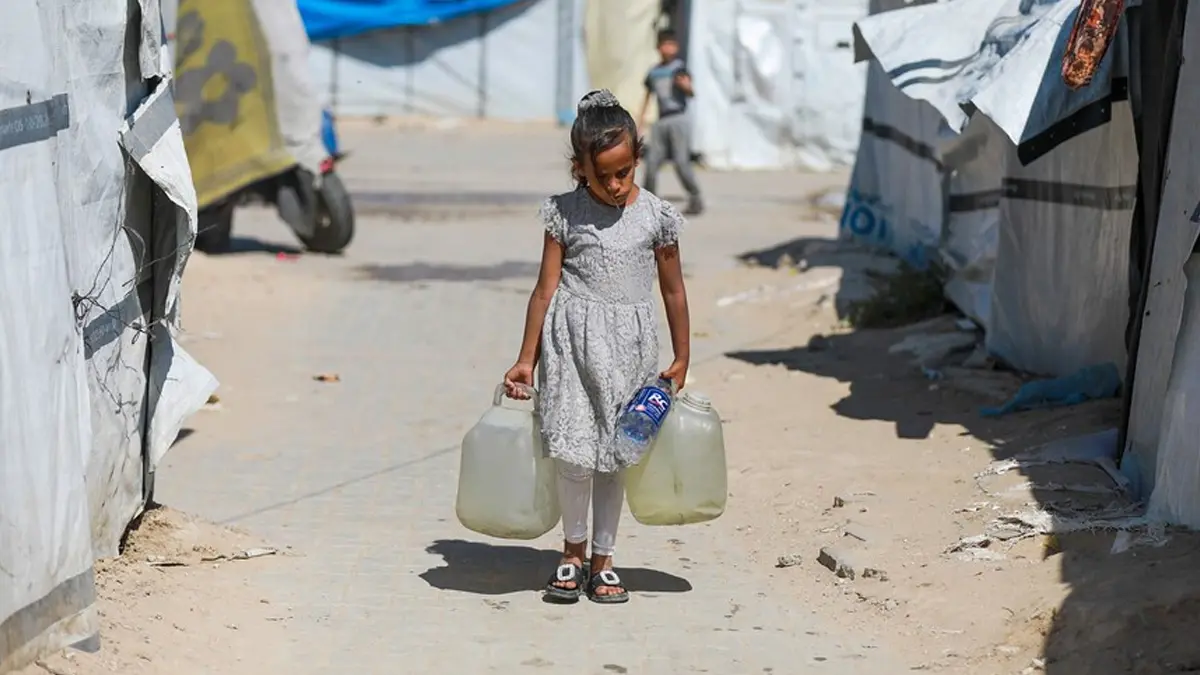Katil İsrail'in Gazze ve Batı Şeria'ya saldırılarında 21 bin öğrenci hayatını kaybetti