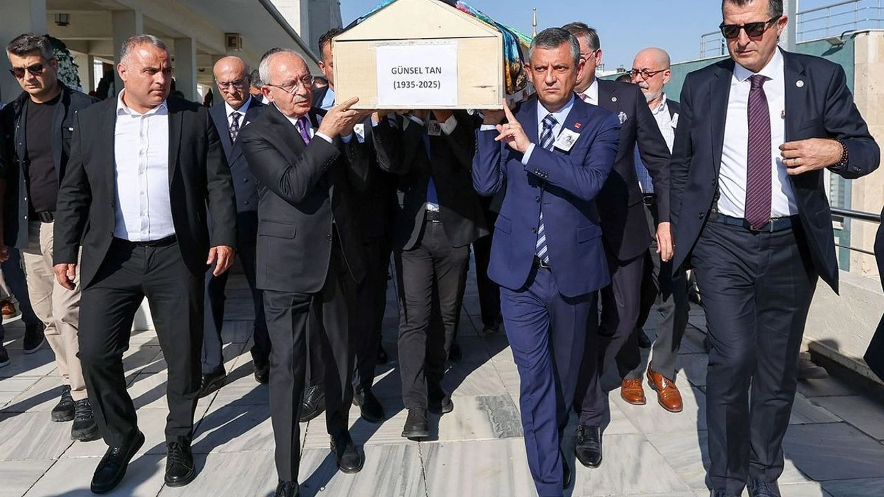 Olcay Baykal'ın cenazesinde dikkat çeken kare: Kılıçdaroğlu ile Özel bir araya geldi