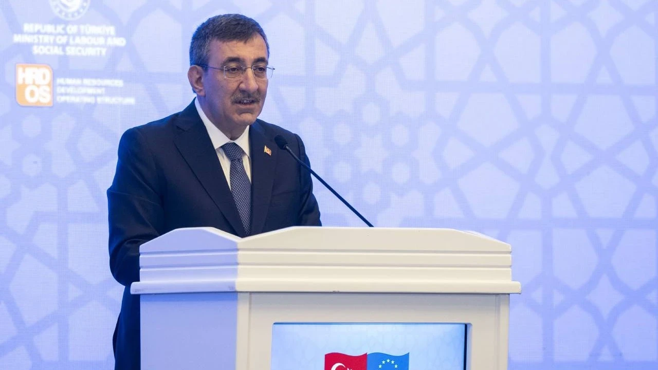 Cevdet Yılmaz: Gümrük birliği ve vize kolaylığı aciliyet taşıyor