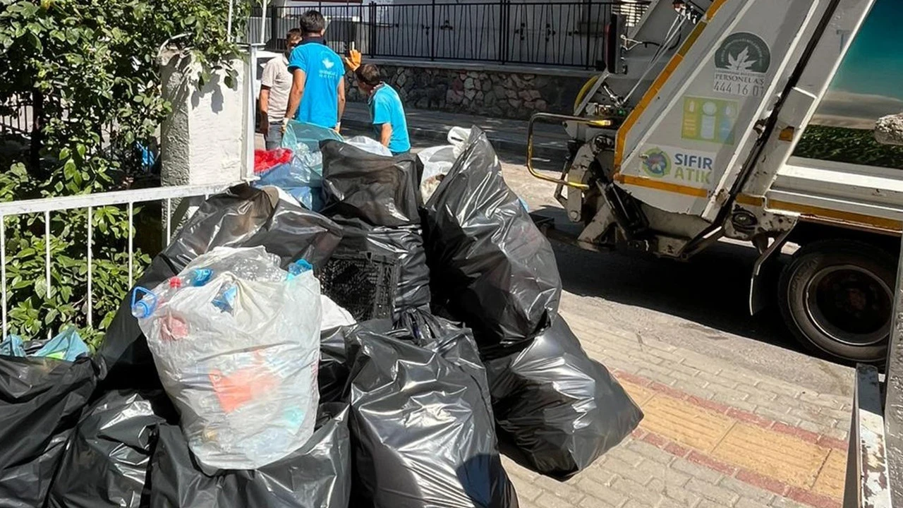 Osmangazi’de çöp evden 2,5 ton geri dönüşüm atığı çıkarıldı