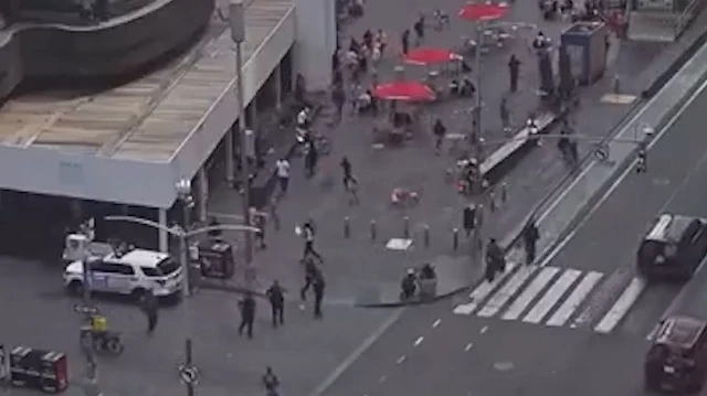 Times Meydanı'nda silah sesleri: İnsanlar etrafa kaçıştı
