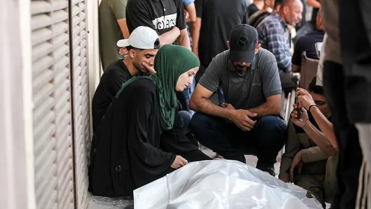 Gazze'de İsrail saldırılarıyla son 24 saatte 9 Filistinli hayatını kaybetti