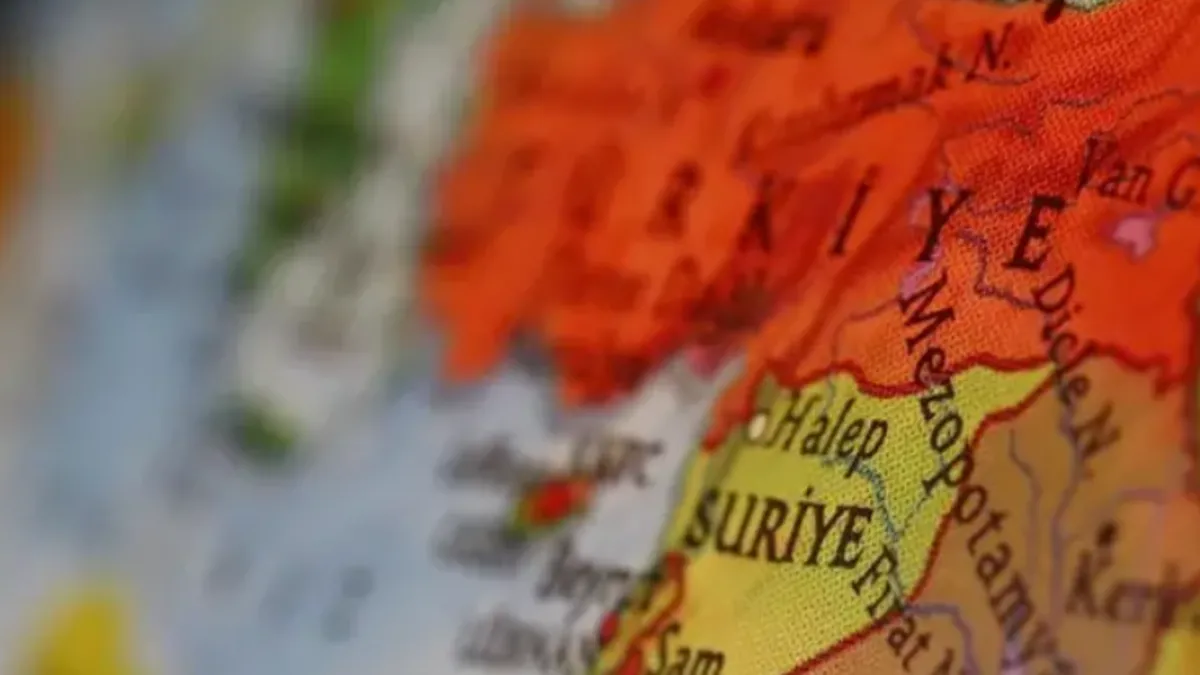 Suriye Palmira'da yolcu otobüsleri kaza yaptı: 35 ölü 30 yaralı!