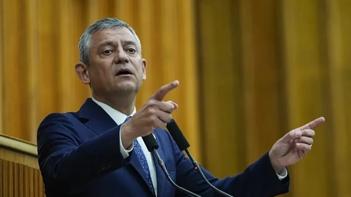 Özgür Özel'den Kur'an-ı Kerim'i hedef alan sözde komedyen Deniz Göktaş'a açık destek