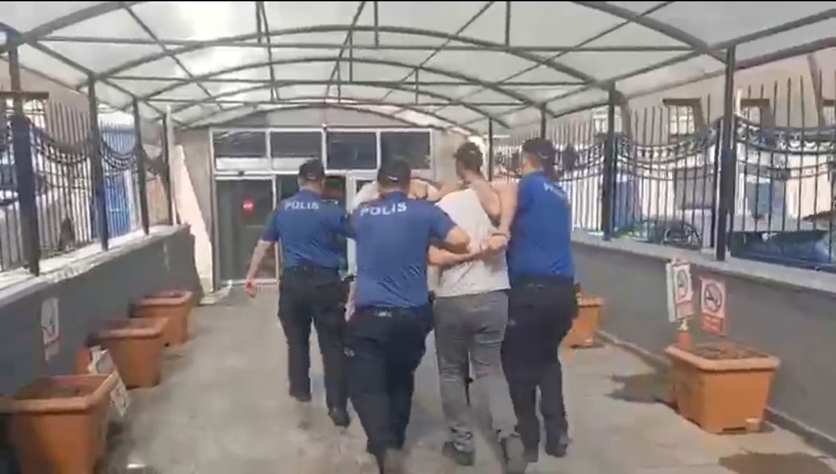 Eskişehir'de Lise Önünde Bekçilere Saldıran Şüpheliler Tutuklandı