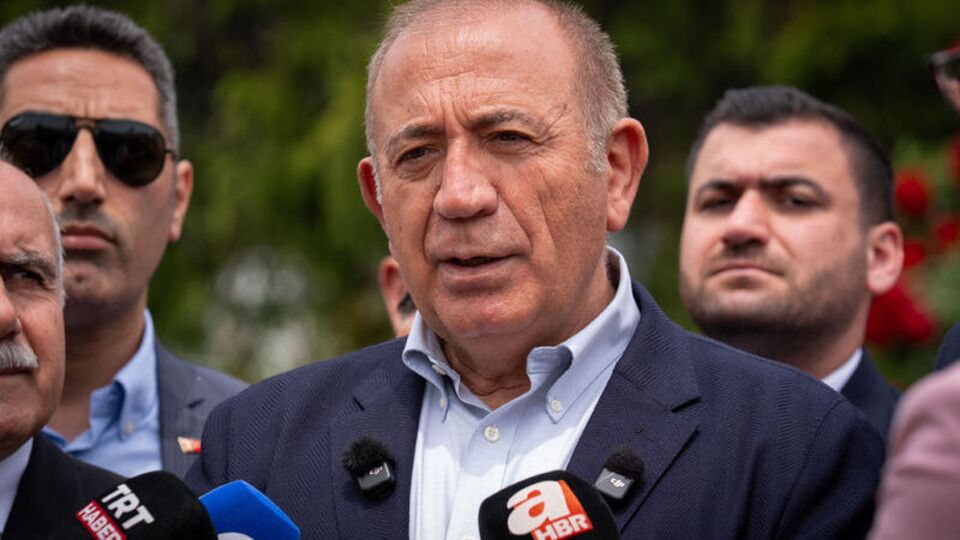 Gürsel Tekin: 7 ilçe başkanı ve yönetimi görevden alındı