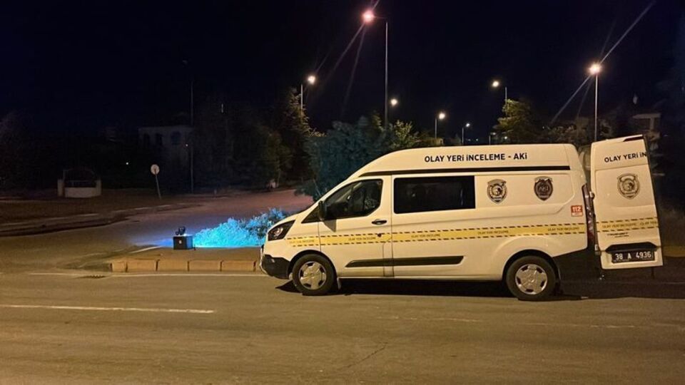 Kayseri'de otomobilin çarptığı yaya öldü, sürücü teslim oldu
