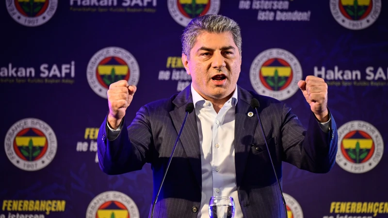 Hakan Safi'den seçim kürsüsünde iddialı sözler: Üç yıldızın ismini verdi