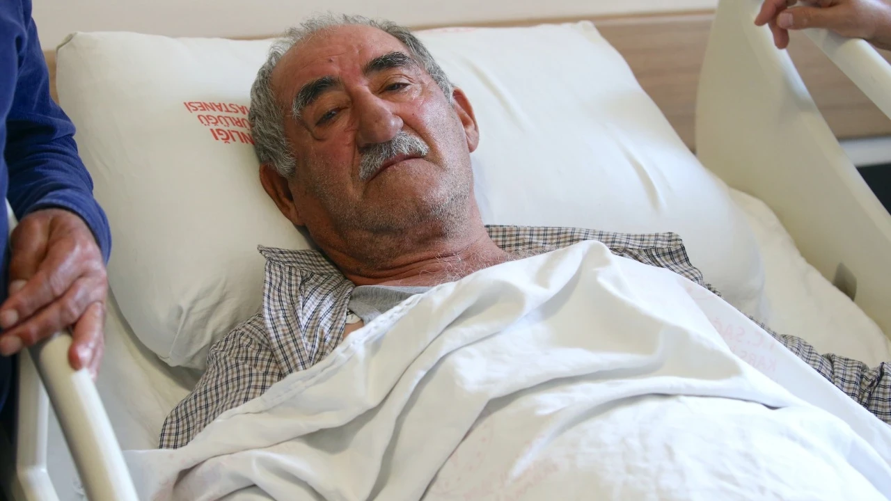 Ayı, yaşlı adamın bacağını kırdı