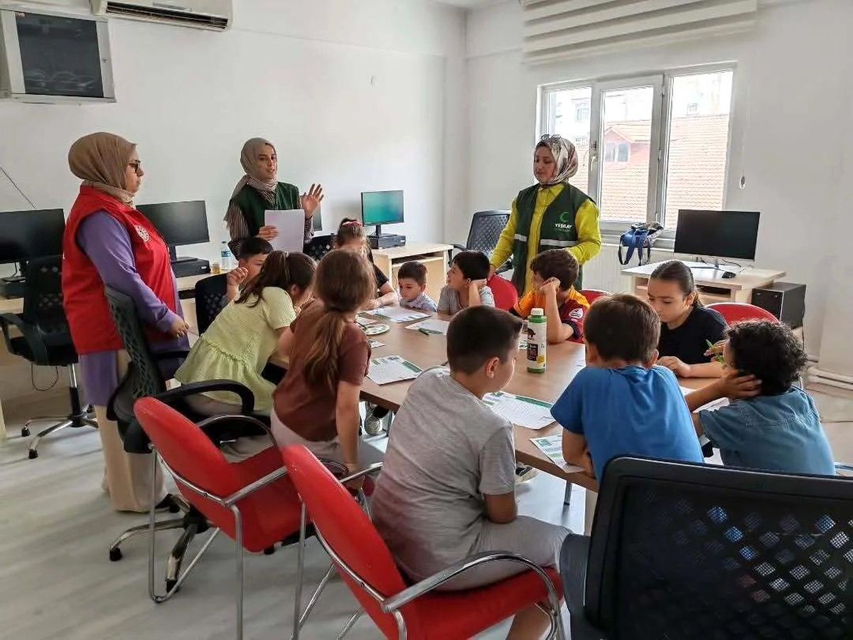 Erfelek'te gençlere "bağımsızlık ve teknoloji" farkındalığı