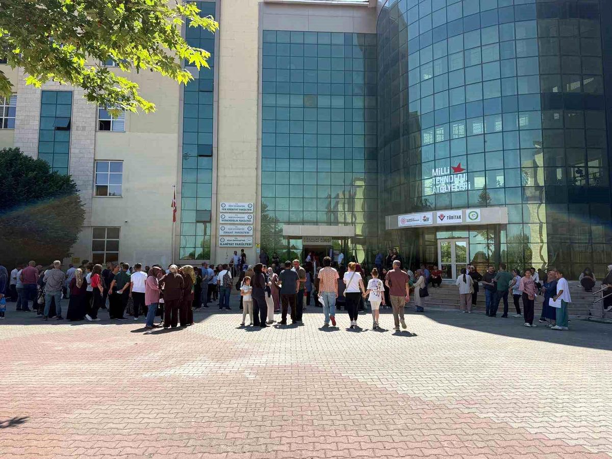 Iğdır'da YKS heyecanı: Aileler de öğrencilerle birlikte ter döktü