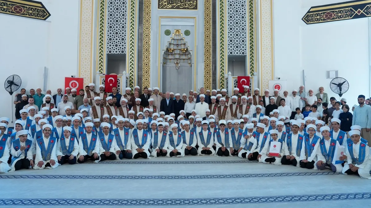 Esenler'de 114 hafız adayı icazet aldı! Vali Gül duyurdu: Başkan Erdoğan'dan umre müjdesi!