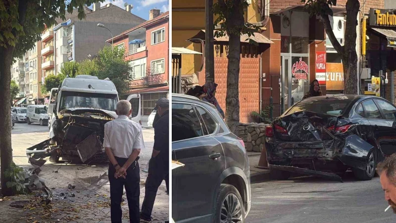Biri işçi servisi toplam 4 aracın karıştığı kazada 9 kişi yaralandı