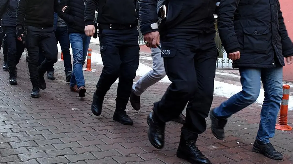 ATM'lerdeki sahte dolar vurgununa operasyon: Çok sayıda kişi tutuklandı