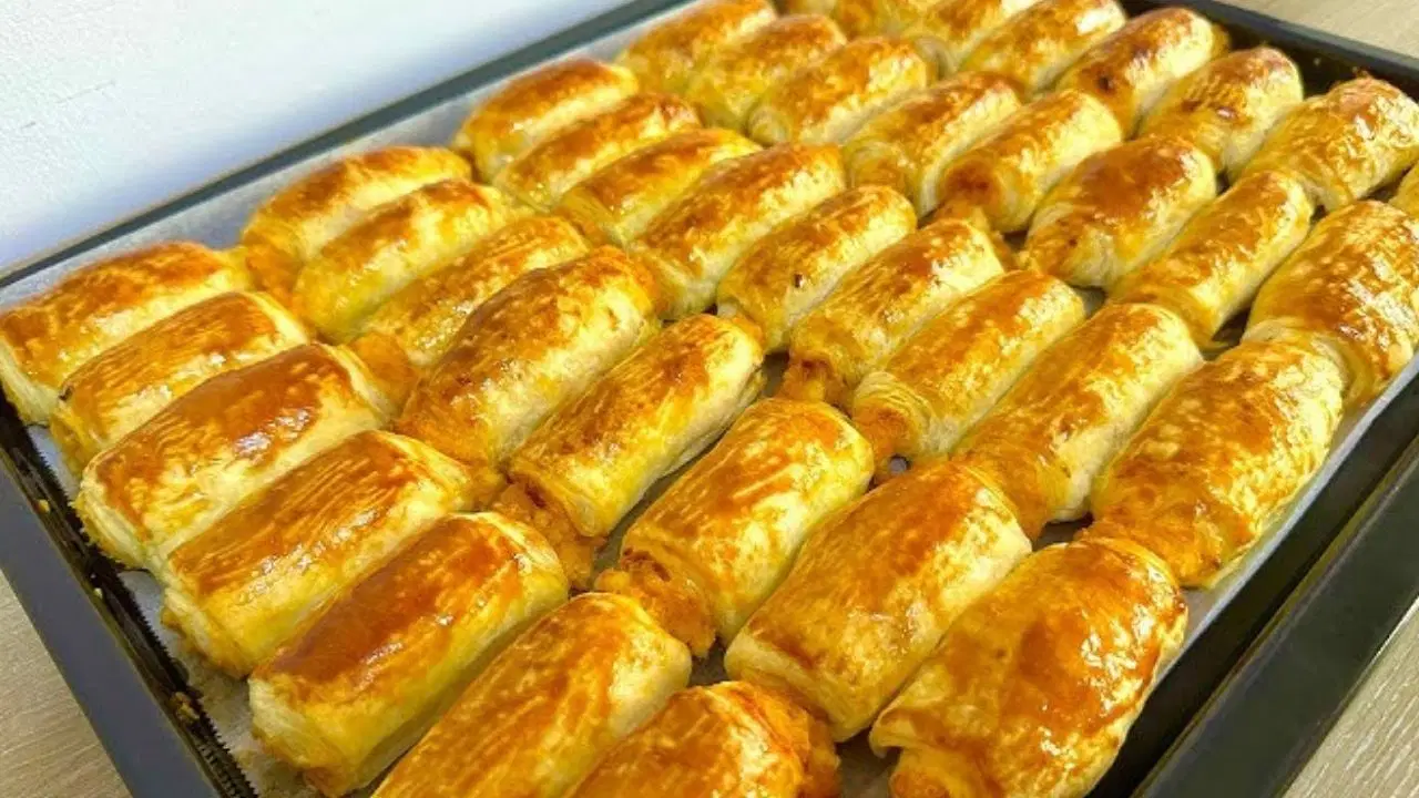 Kahvaltı için pratik ve çıtır lezzet: Patatesli börek tarifi