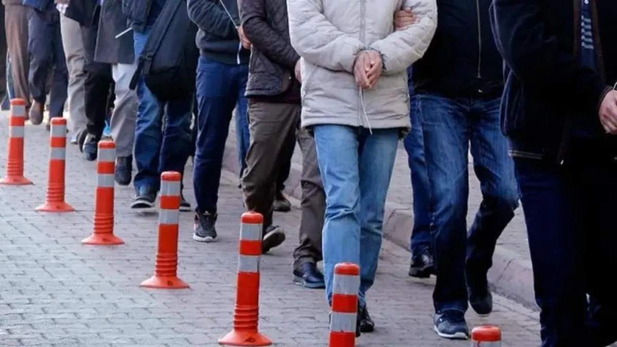 İzmir'de FETÖ soruşturması: Son 10 yılda 8 bin 883 şüpheli tutuklandı