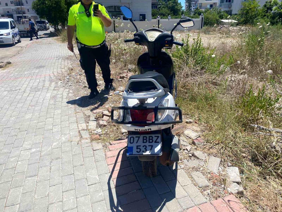 Gazipaşa'da motosiklet ile kamyonet çarpıştı: 1 yaralı