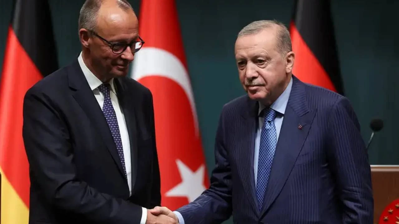 Alman Sosyal Demokratlardan Merz'e çağrı: Erdoğan'ın hukukun üstünlüğüne süregelen saldırılarını gündeme getir
