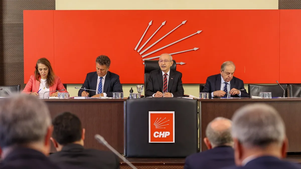 CHP'de ihraç gündemli YDK! Kılıçdaroğlu arınmayı büyütüyor: Hırsızlar, bizden korkun! Sizden mutlaka...