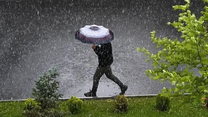 Kuvvetli yağış ve fırtınaya dikkat! Meteoroloji'den 4 il için sarı kodlu uyarı