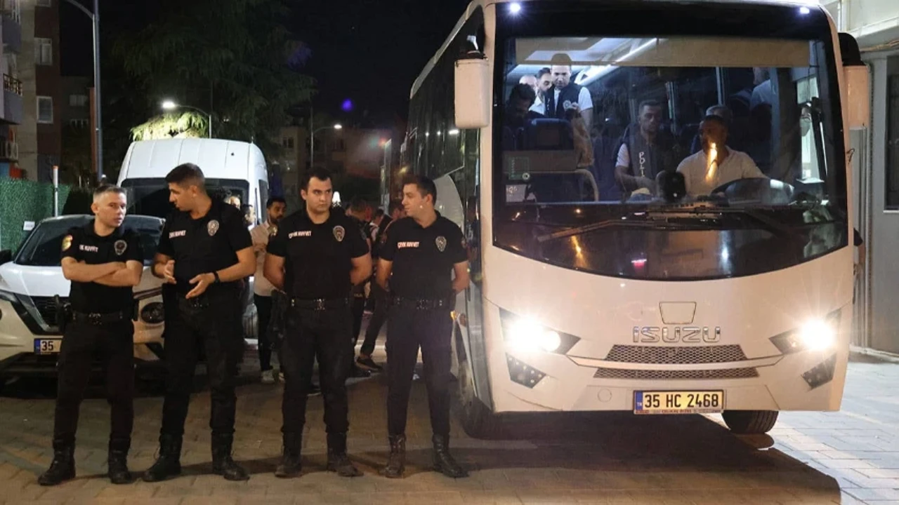 Seferihisar Belediyesi operasyonu: 20 kişi adliyede!