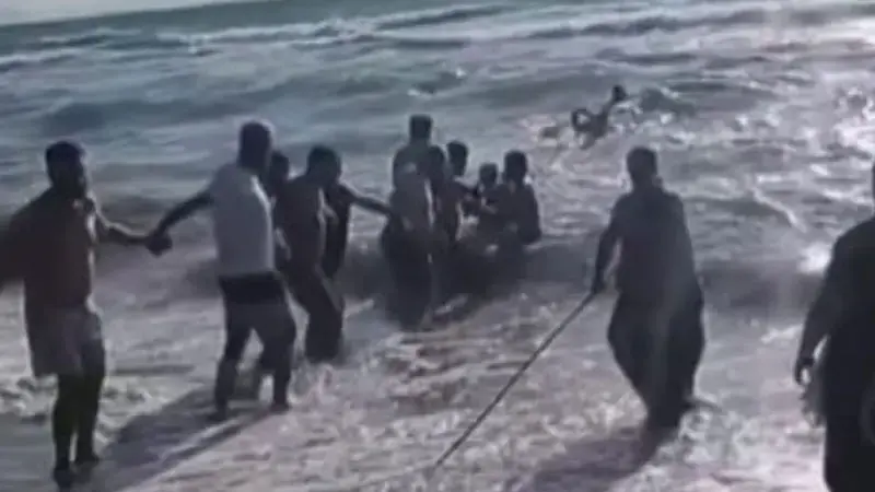 Kuşadası’nda denize giren 3 kişi boğuldu