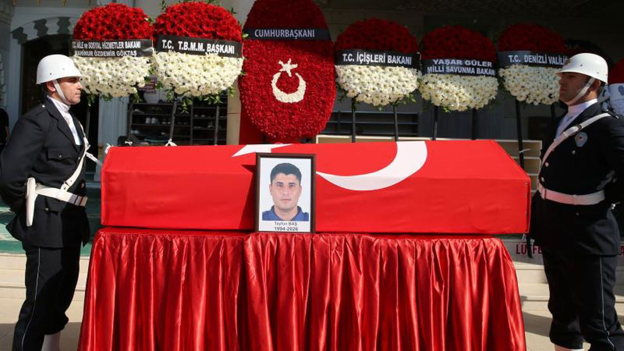 Şehit polisimiz Tayfun Baş, Denizli'de son yolculuğuna uğurlandı