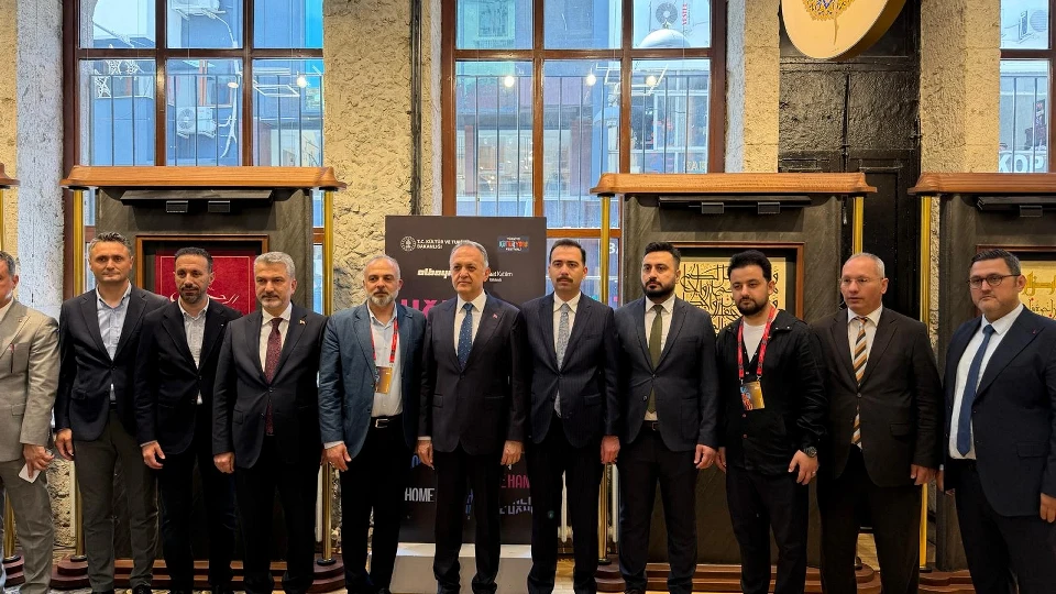 Albayrak Grubu'nun dev kültür sanat projesi ilk başladığı yerde! İslam sanatının en nadide eserleri kapılarını ücretsiz açtı