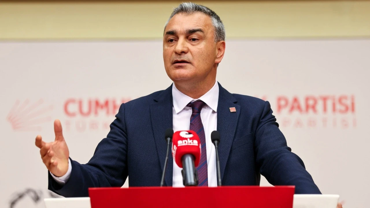 CHP'li Müslim Sarı'dan Özgür Özel ve İmamoğlu ile ilgili ihraç sorusuna yanıt